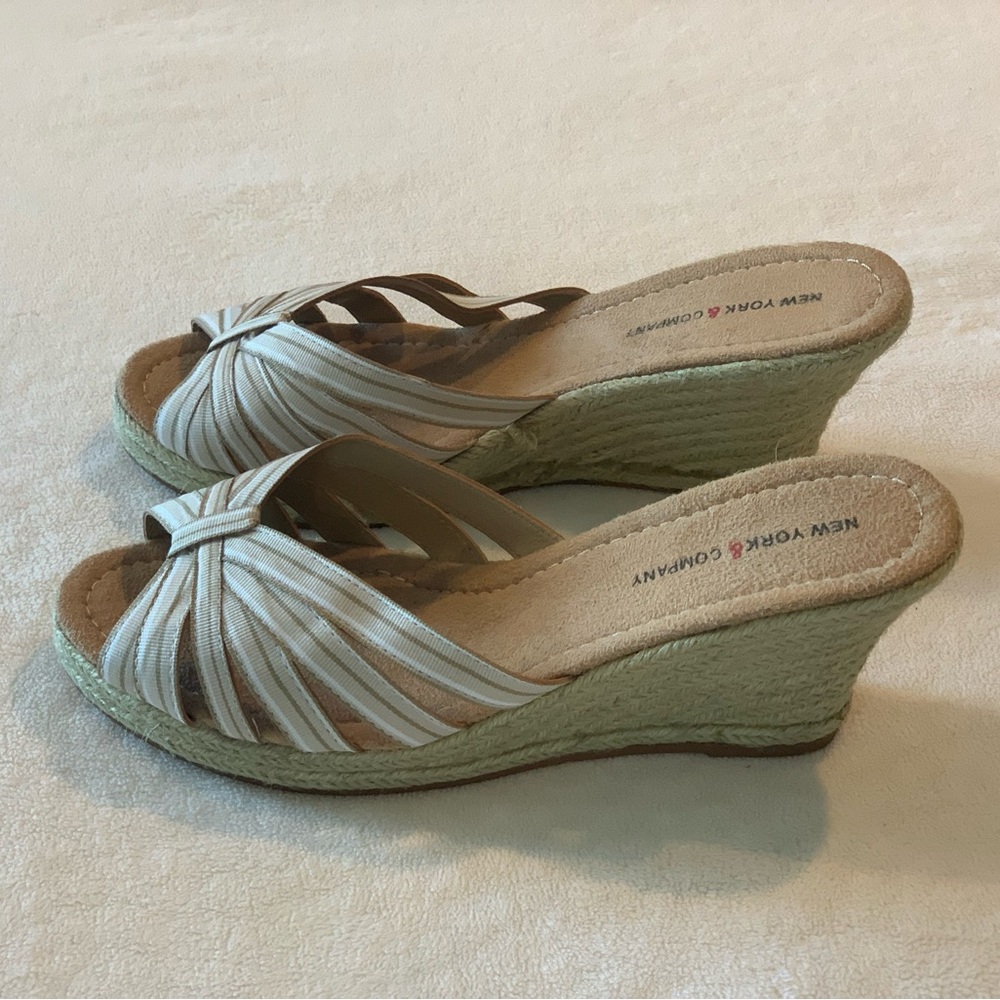 New York & Company size 9 tan & white wedges brand New !